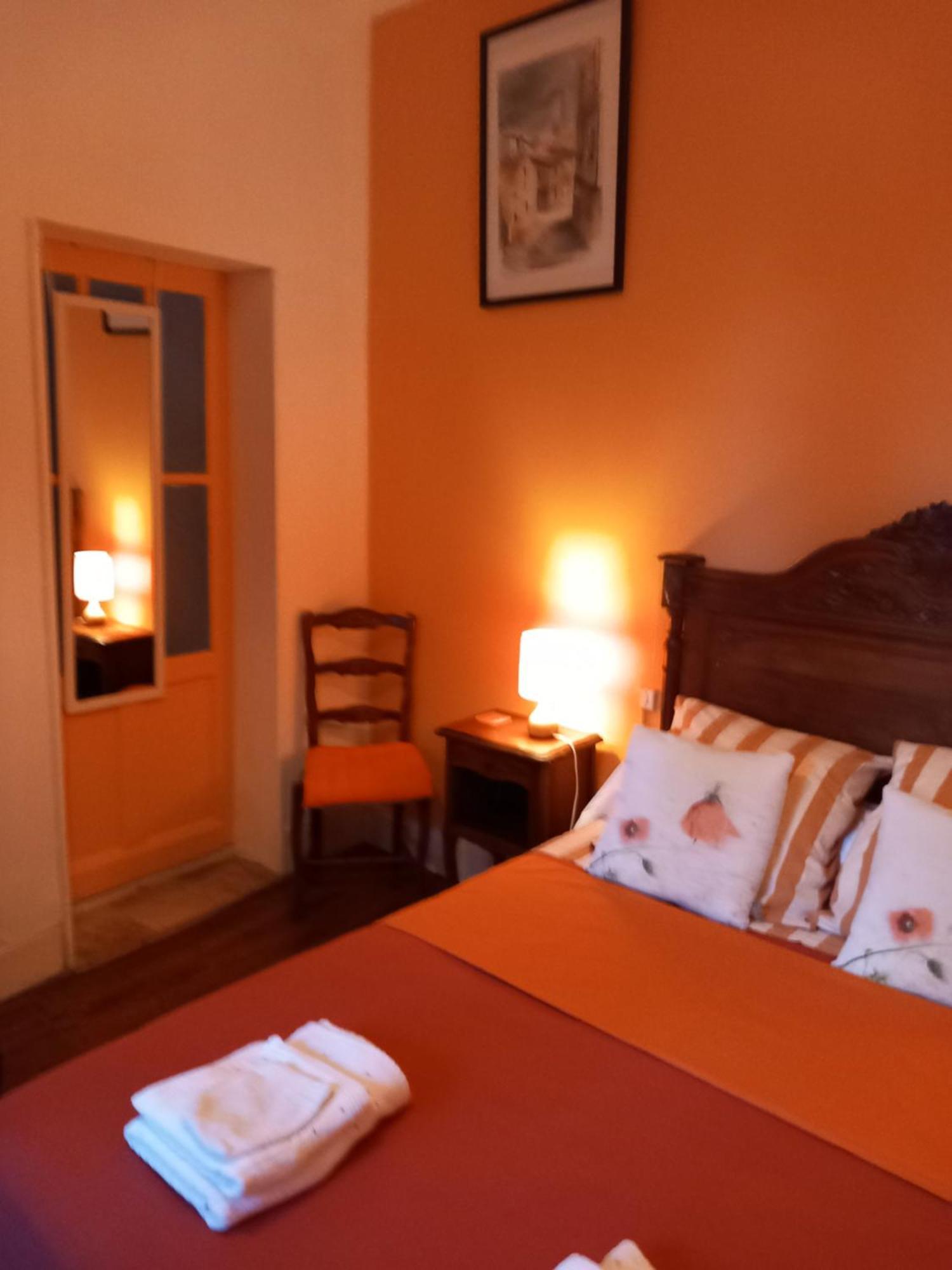 Chambre D'Hotes La Tour De Brazalem Нерак Екстер'єр фото