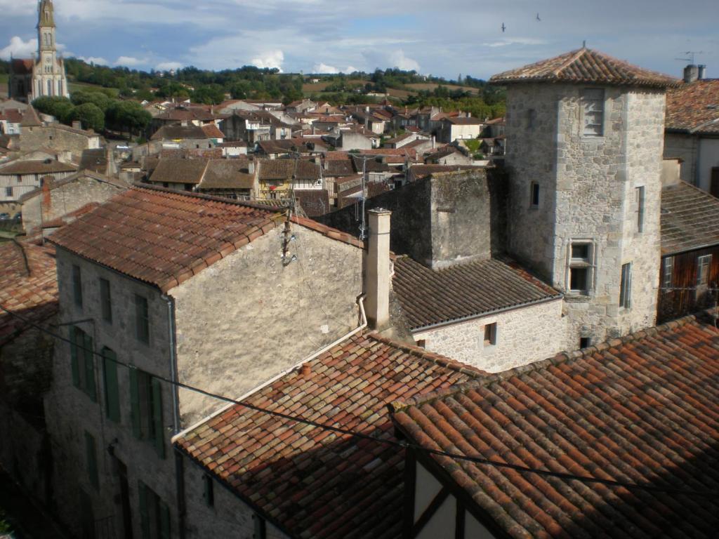 Chambre D'Hotes La Tour De Brazalem Нерак Екстер'єр фото